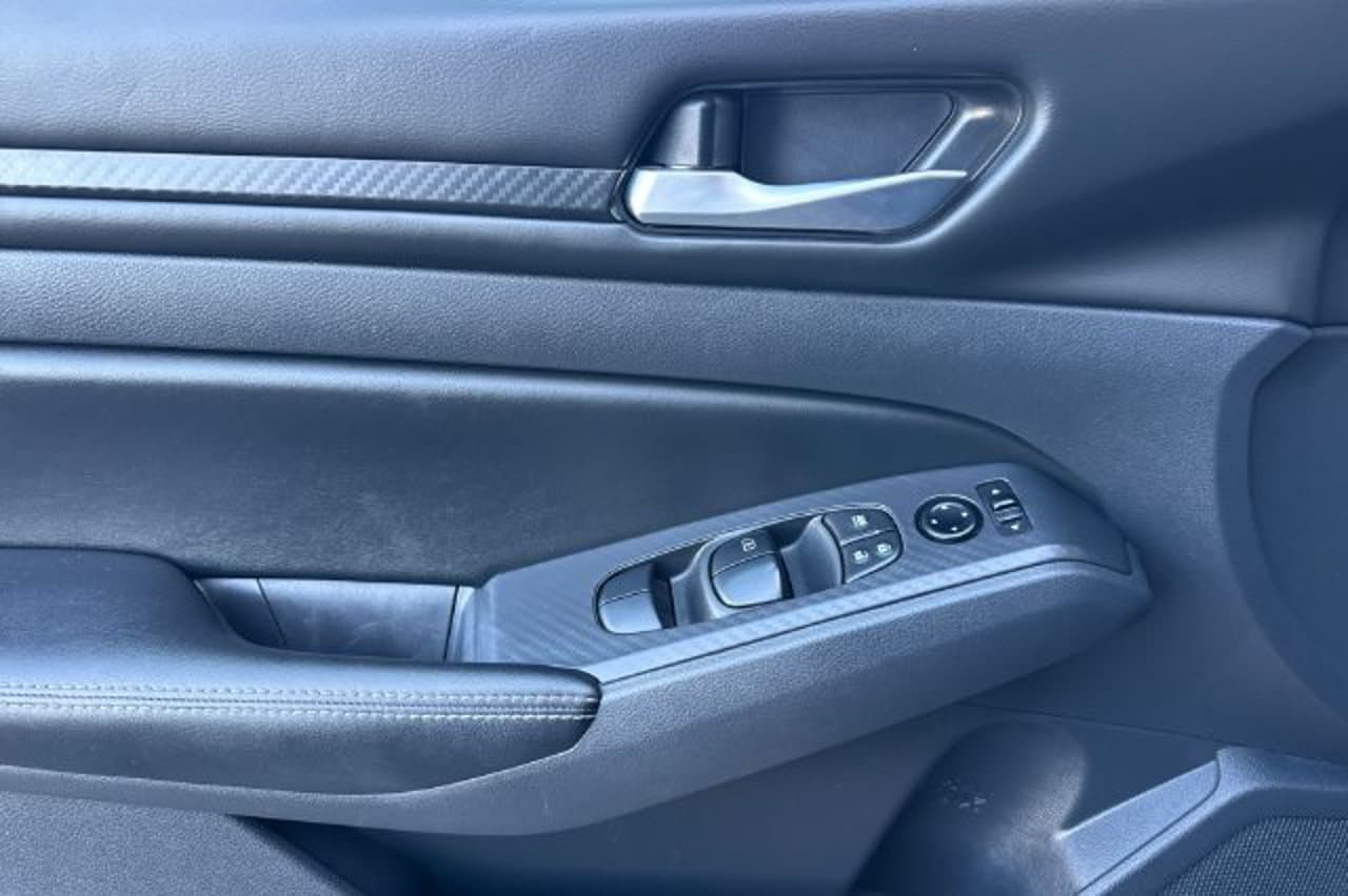 2025 Nissan Altima SV 9
