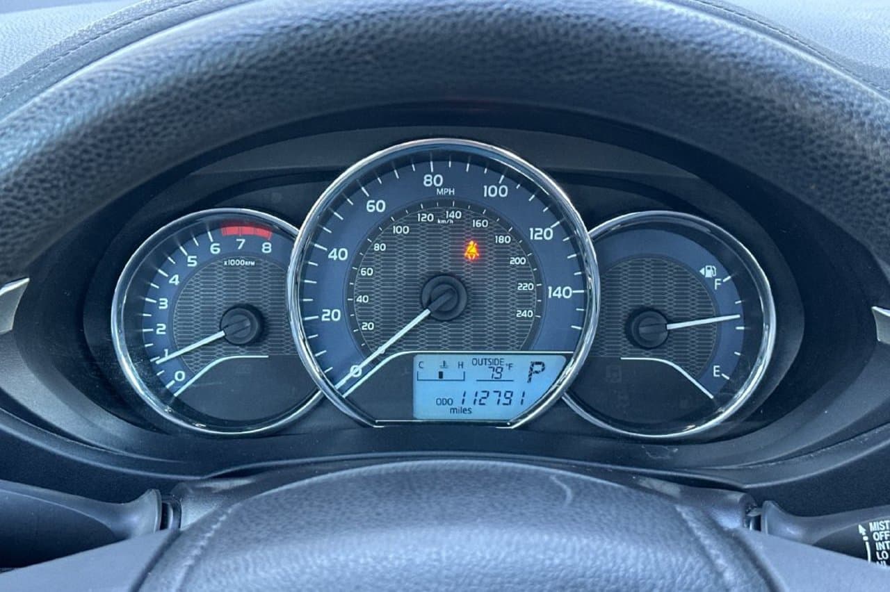 2016 Toyota Corolla LE 19
