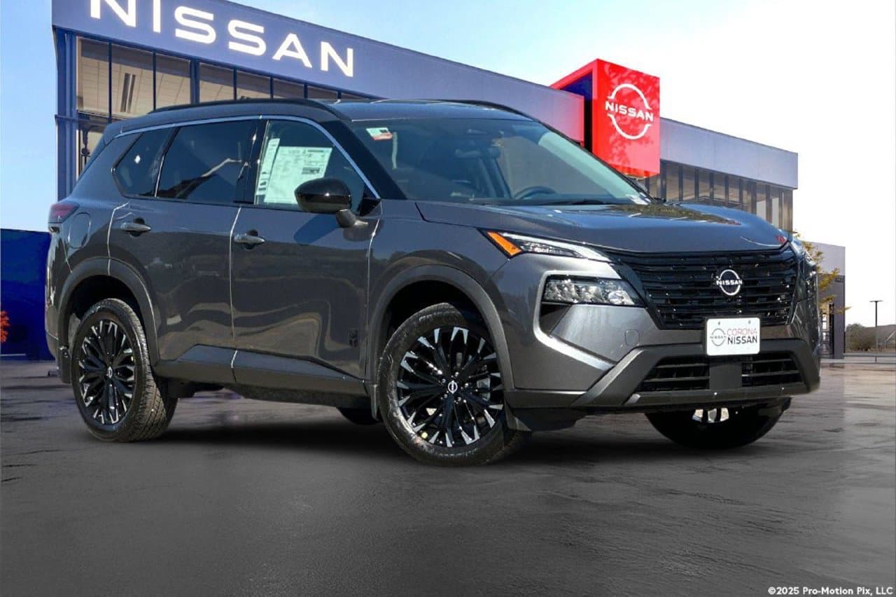 2027 Nissan Rogue Dark Armor 2
