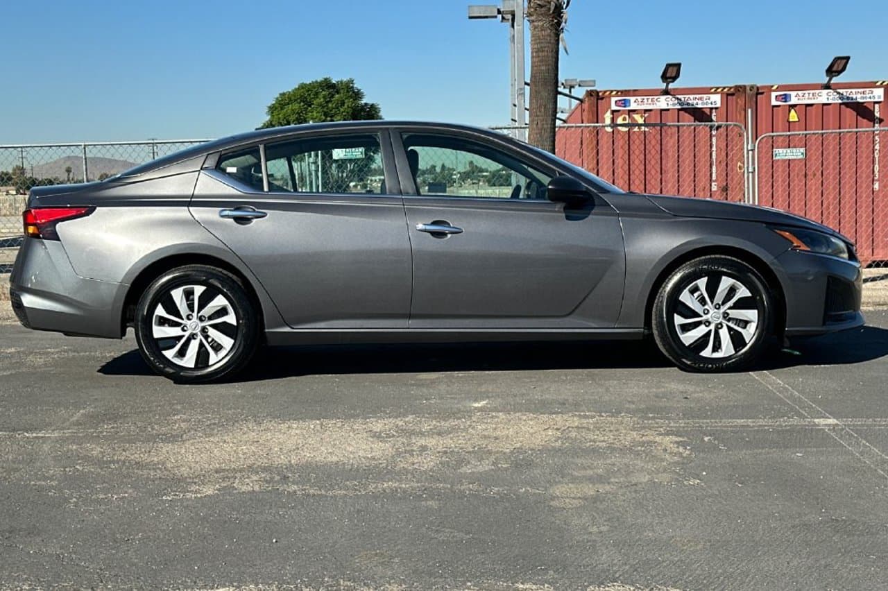 2025 Nissan Altima S 2