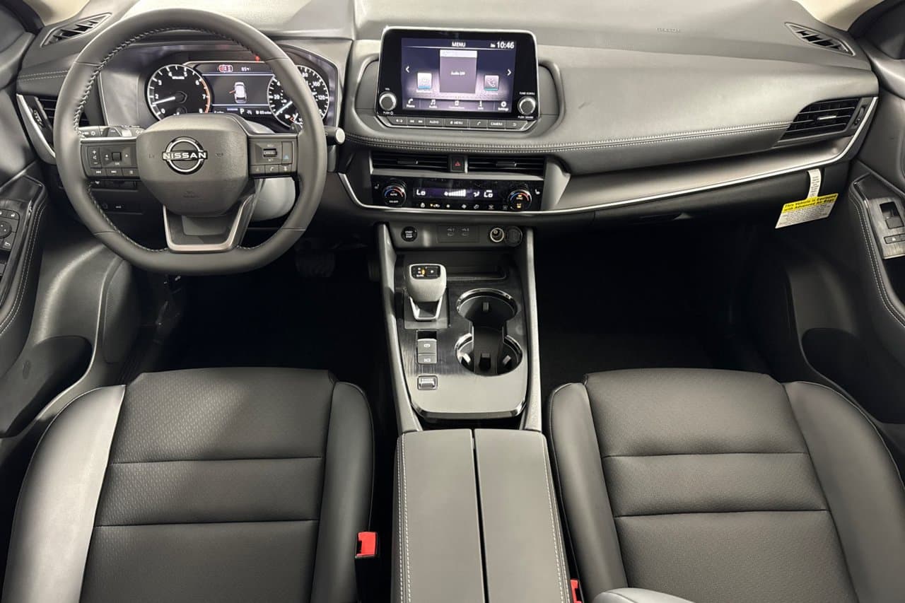 2026 Nissan Rogue Dark Armor 10