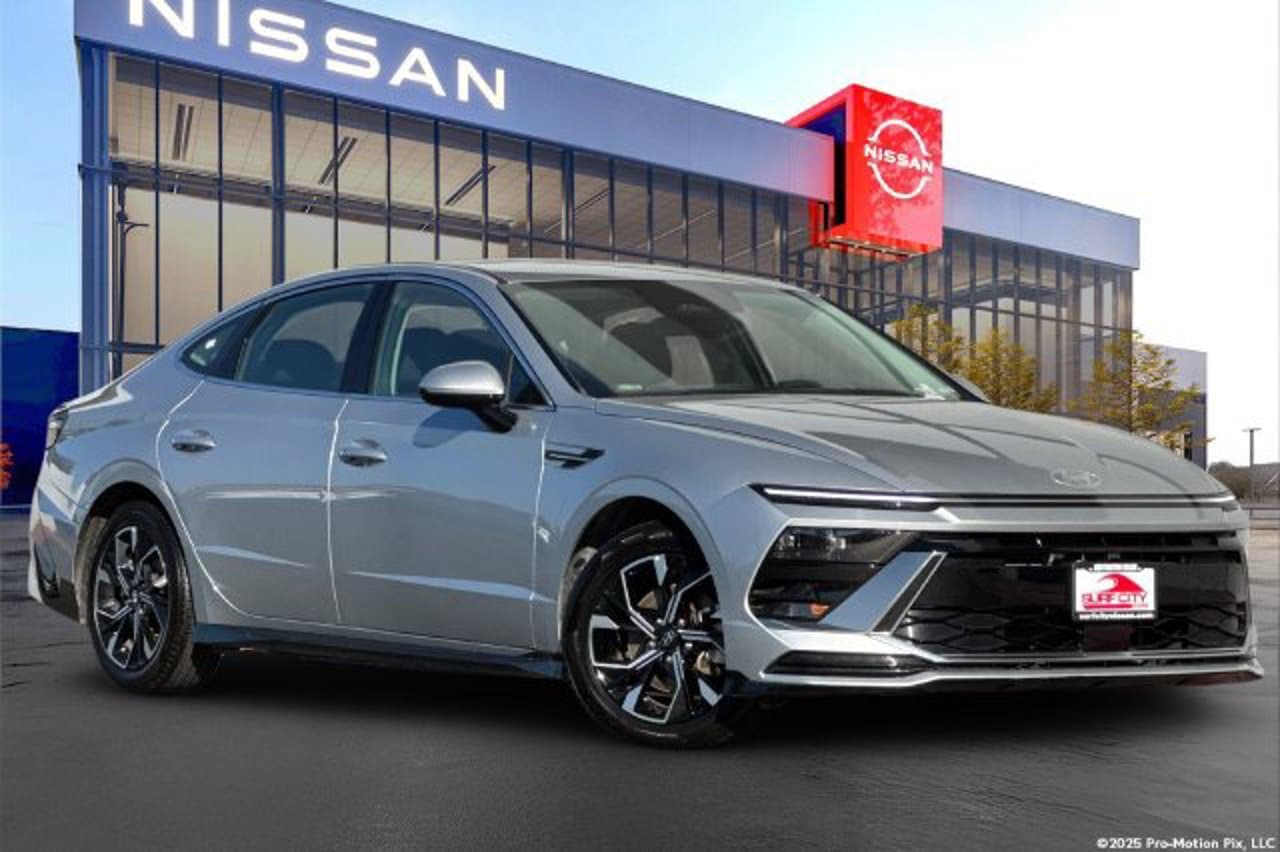 2025 Hyundai Sonata SEL 2
