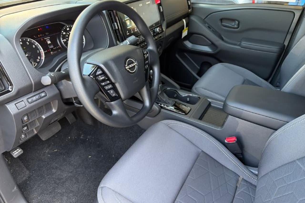 2027 Nissan Frontier SV 7
