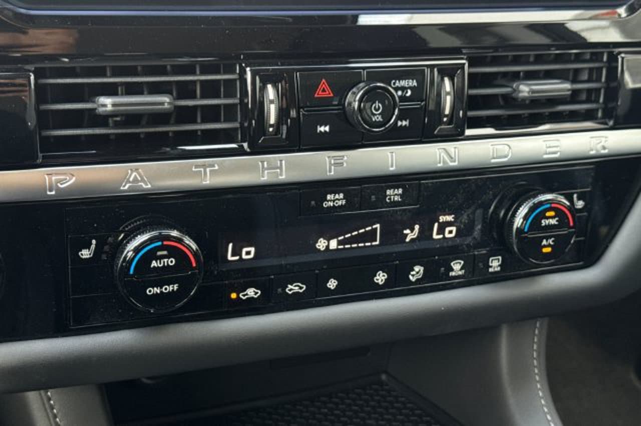 2026 Nissan Pathfinder SV 18