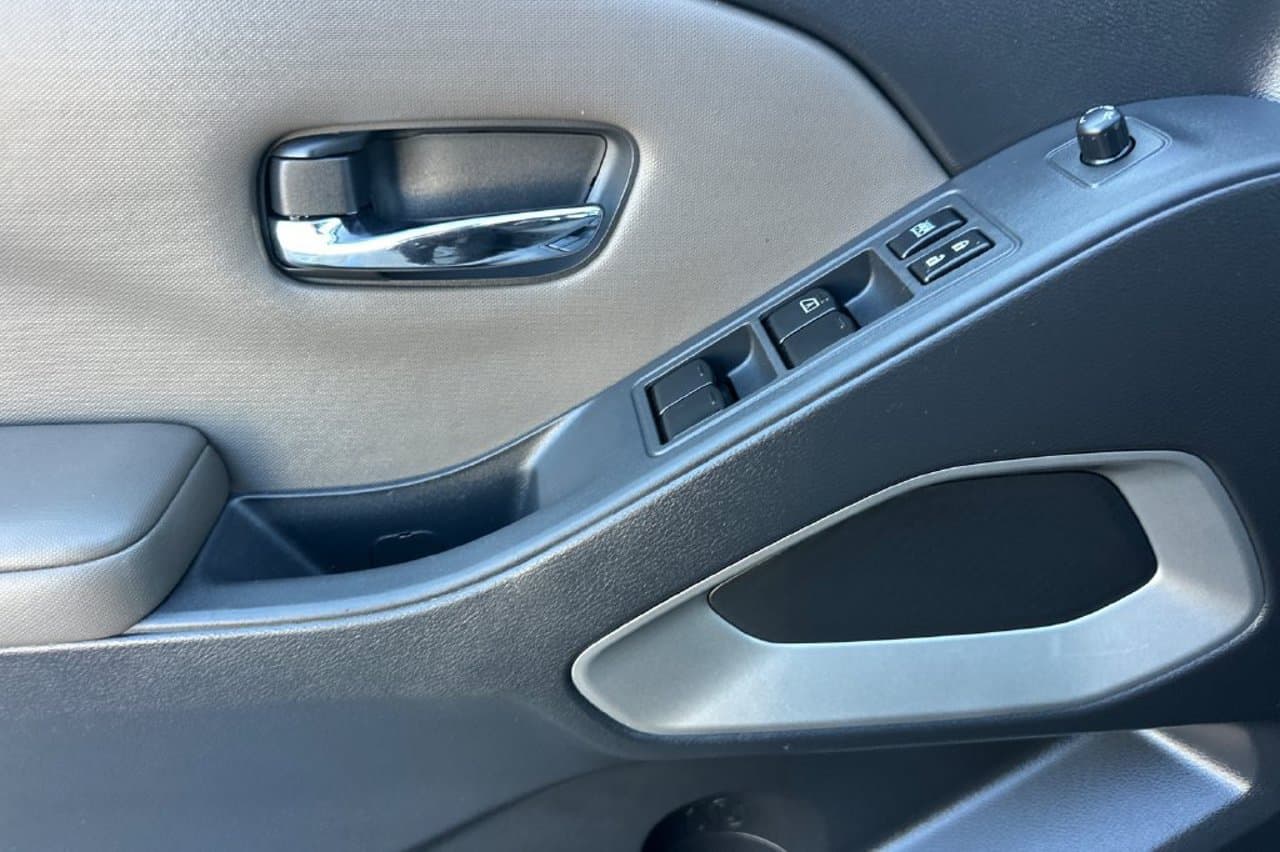 2022 Nissan Frontier SV 8