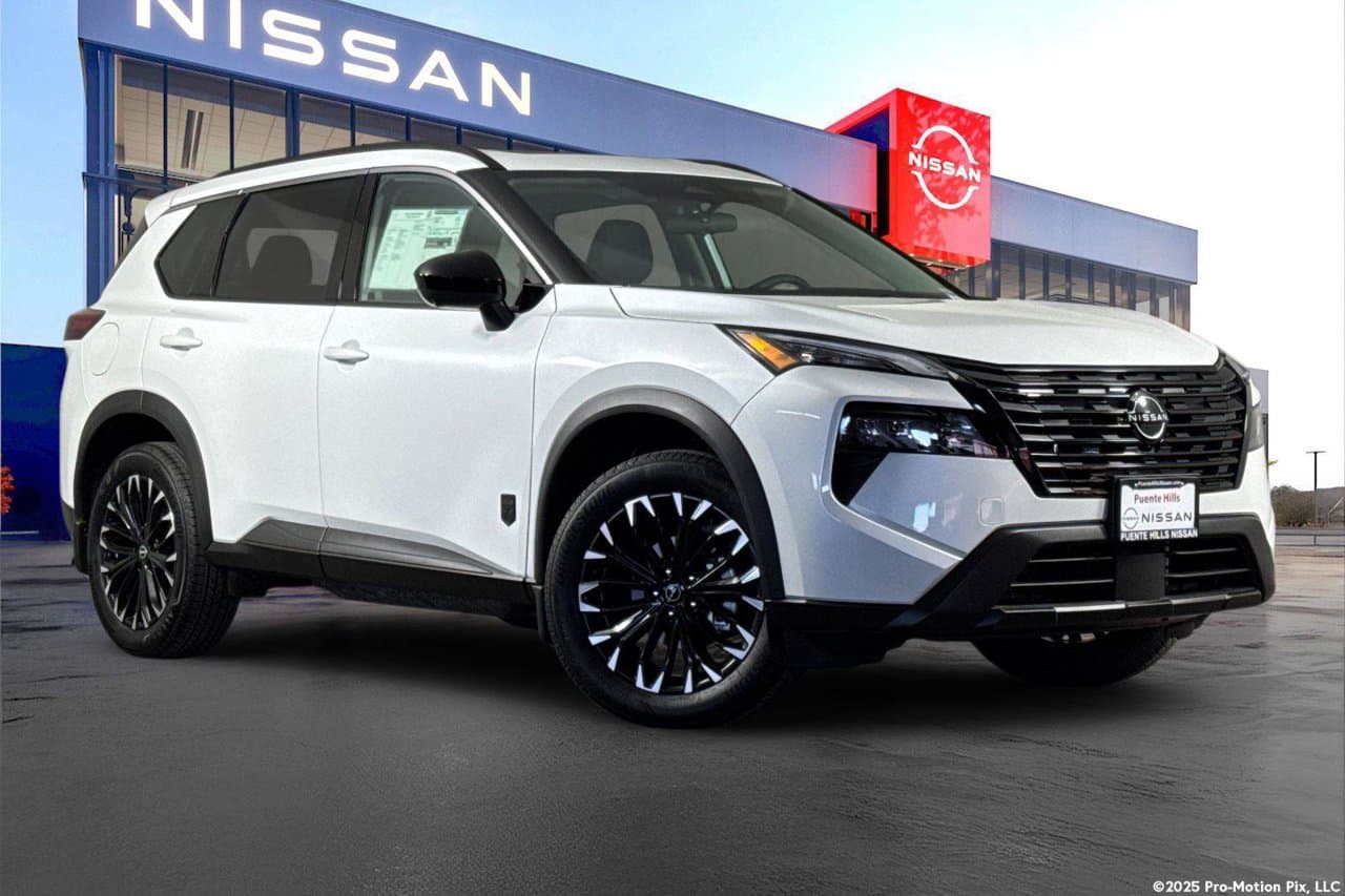 2026 Nissan Rogue Dark Armor 9