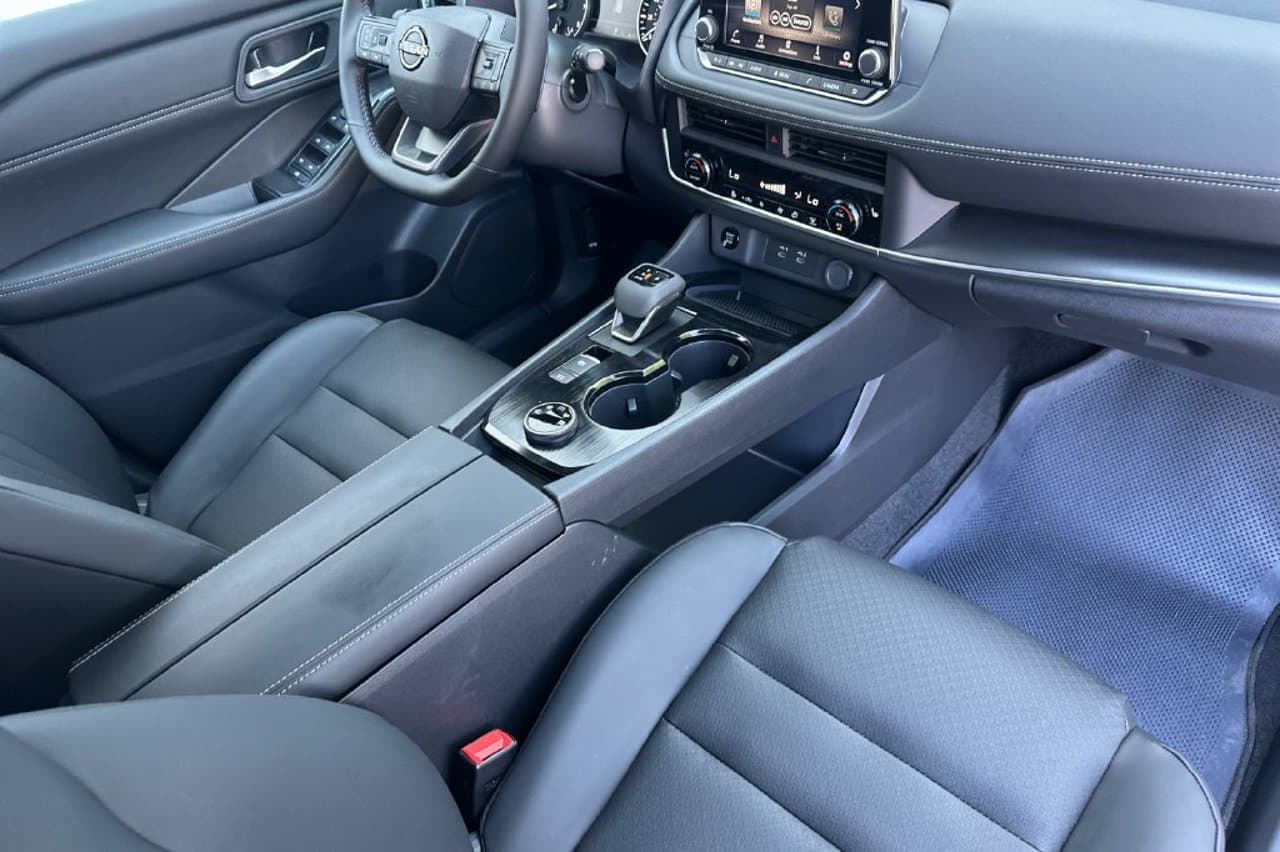 2026 Nissan Rogue Dark Armor 14