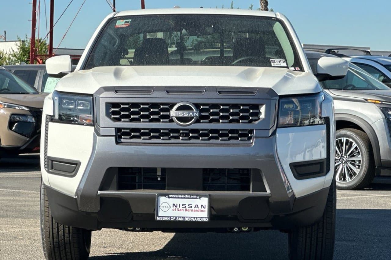 2027 Nissan Frontier SV 6