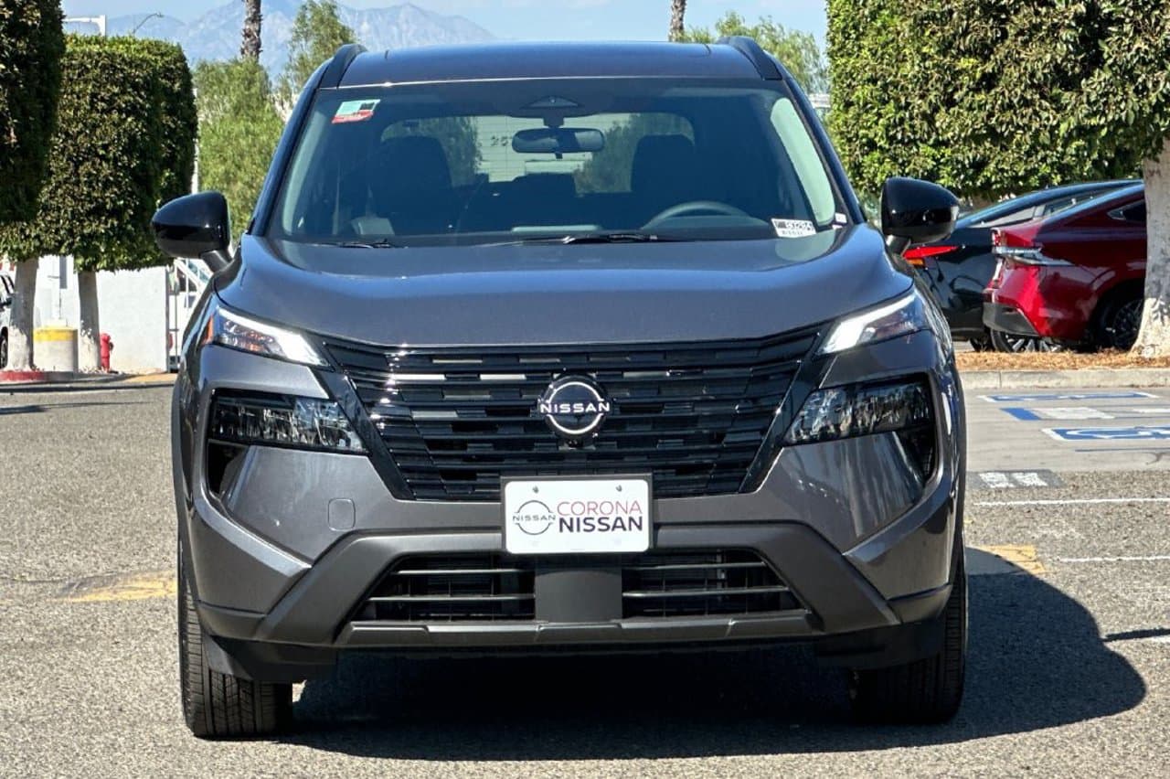 2027 Nissan Rogue Dark Armor 7