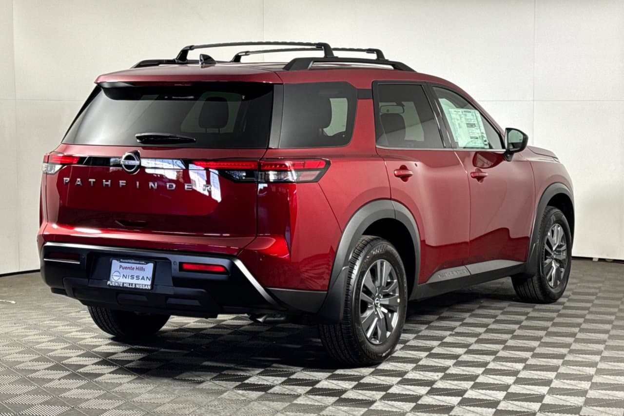 2026 Nissan Pathfinder SV 3