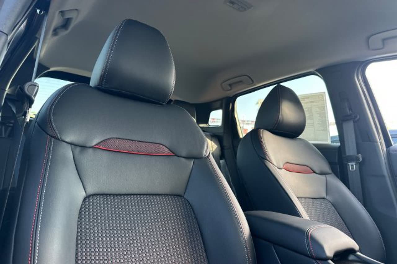 2026 Nissan Kicks SR 14