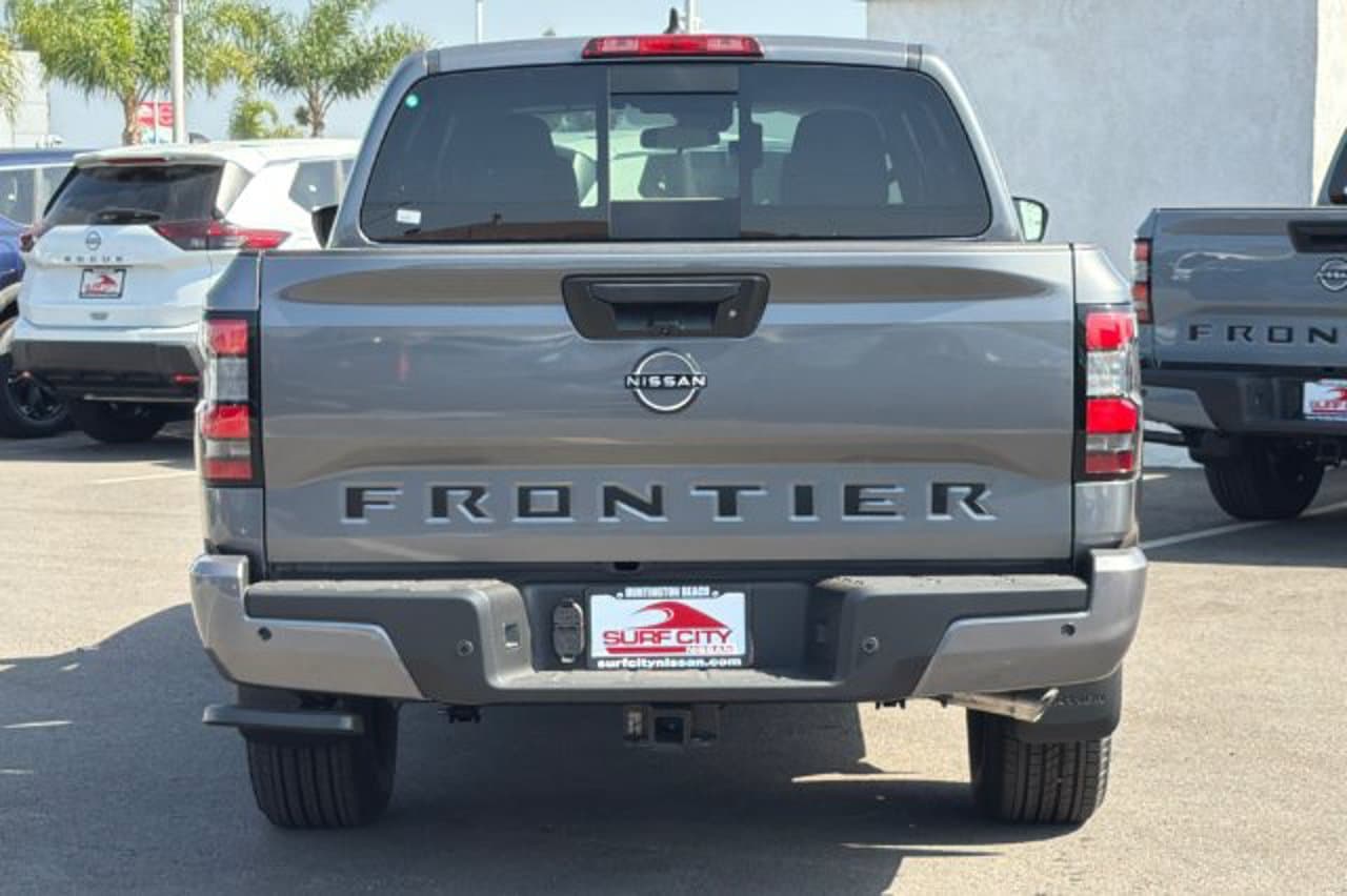 2027 Nissan Frontier SV 4