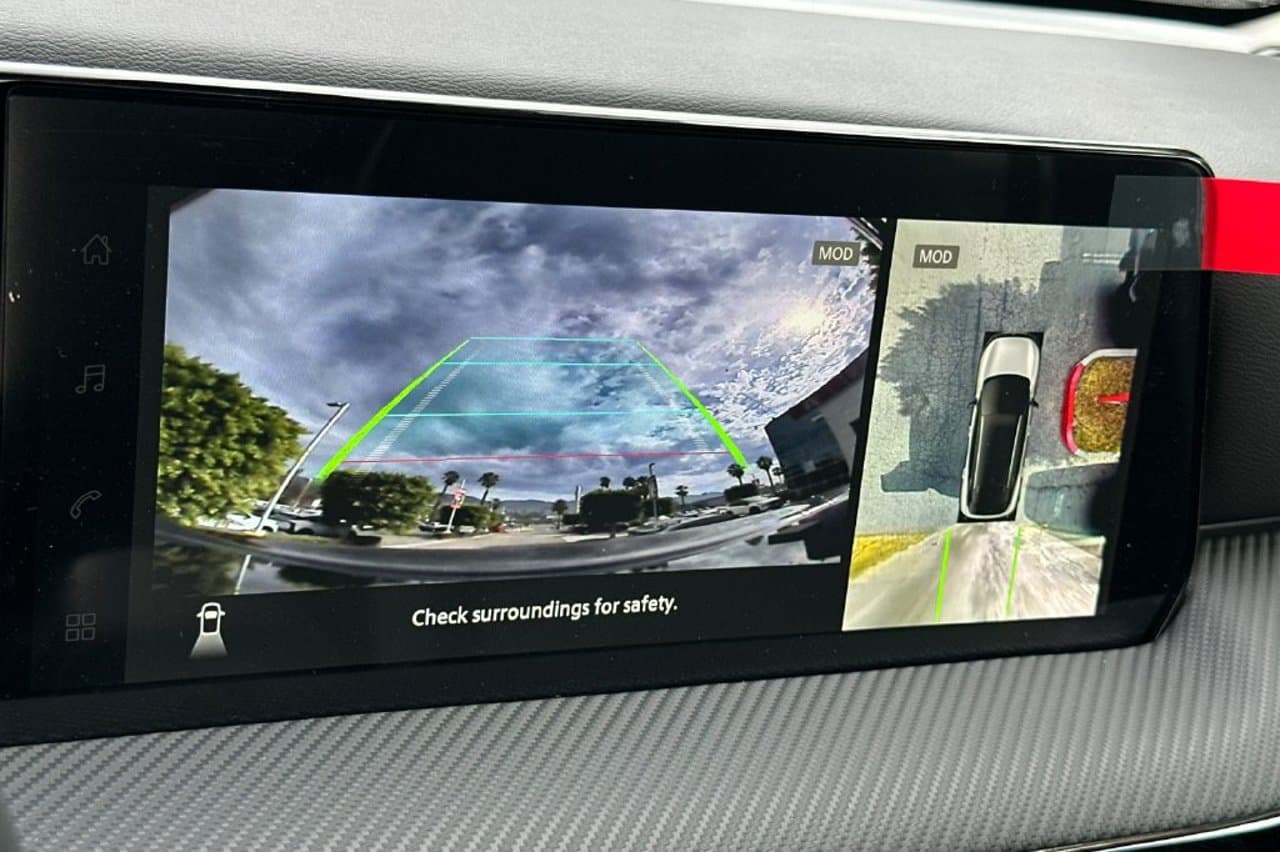2027 Nissan Kicks SR 16