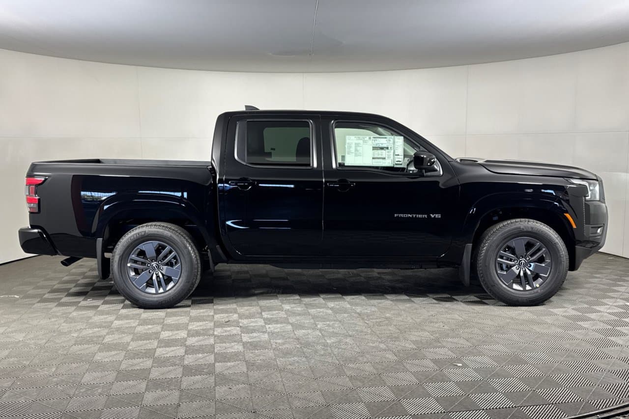 2027 Nissan Frontier SV 2