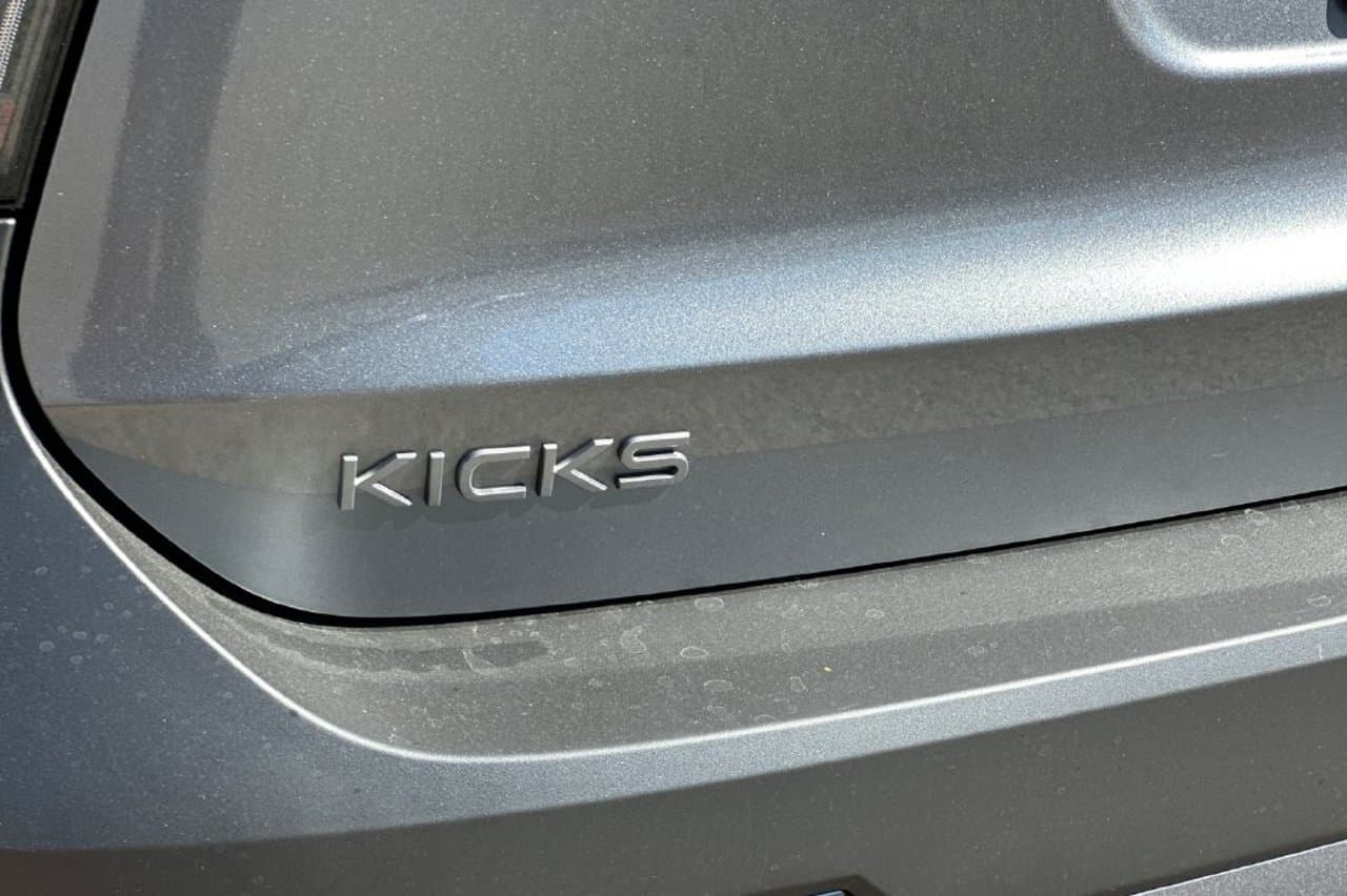 2027 Nissan Kicks SV 23