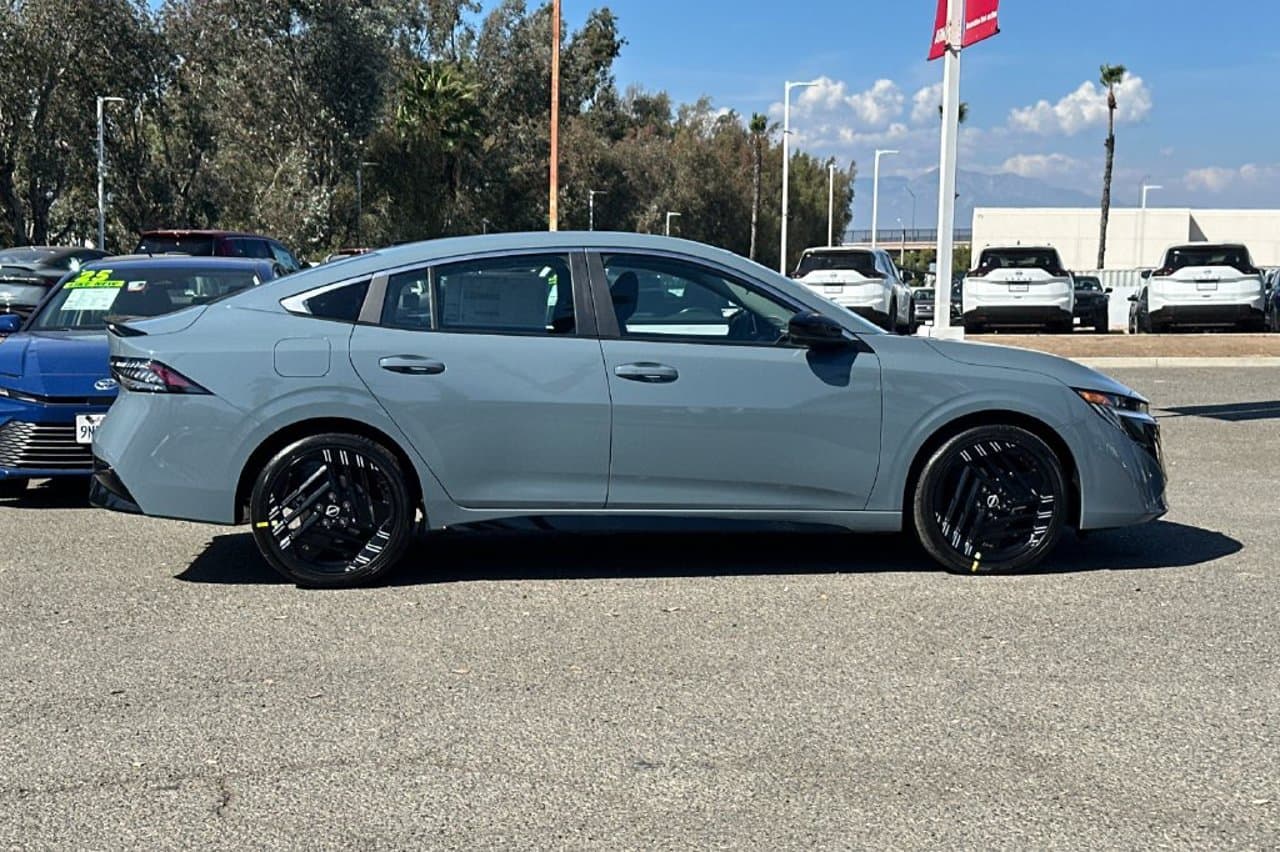 2027 Nissan Sentra SR 3