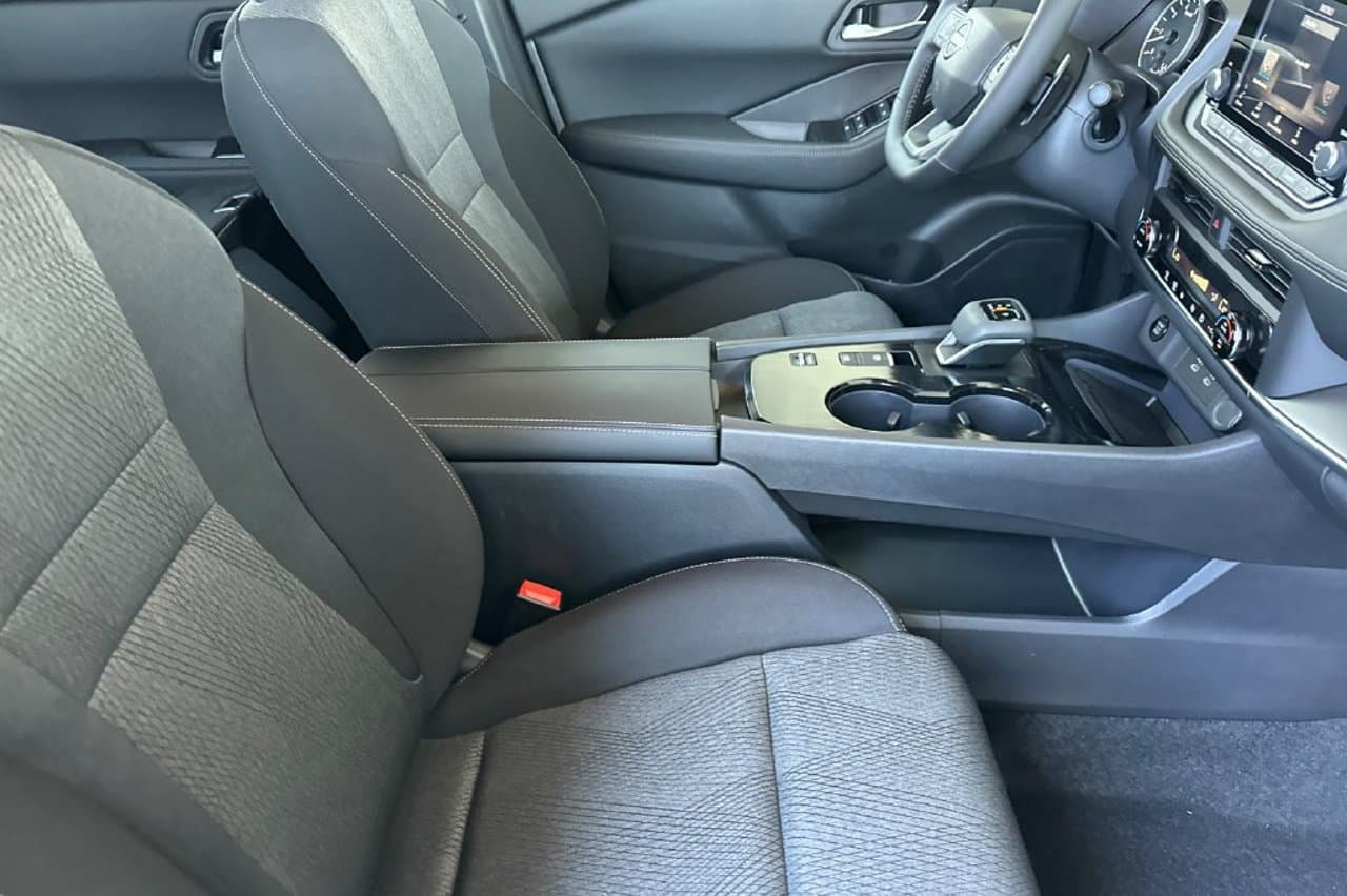 2026 Nissan Rogue SV 13