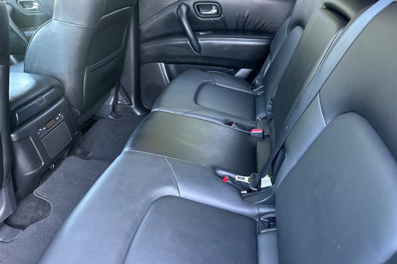 2022 Nissan Armada SV 10