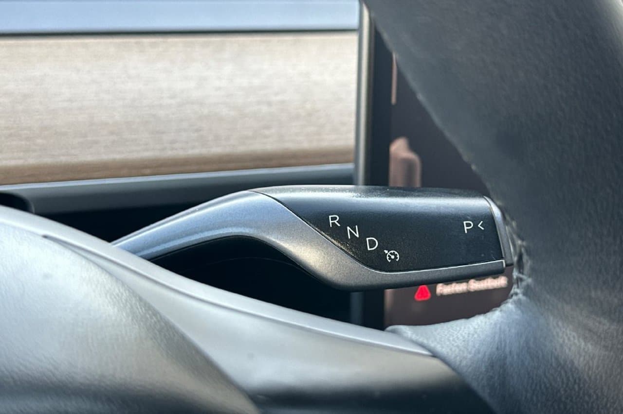 2024 Tesla Model Y Long Range 18