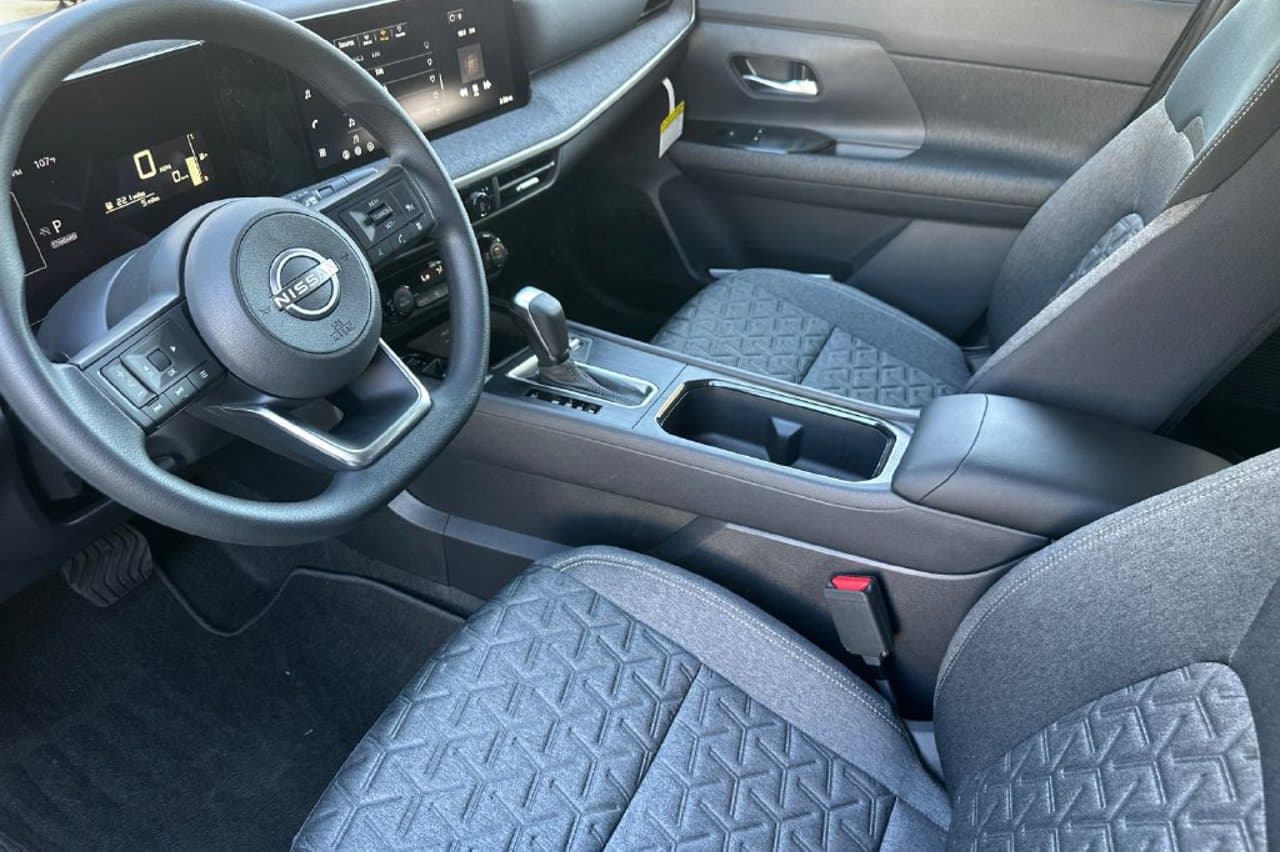 2027 Nissan Kicks SV 8