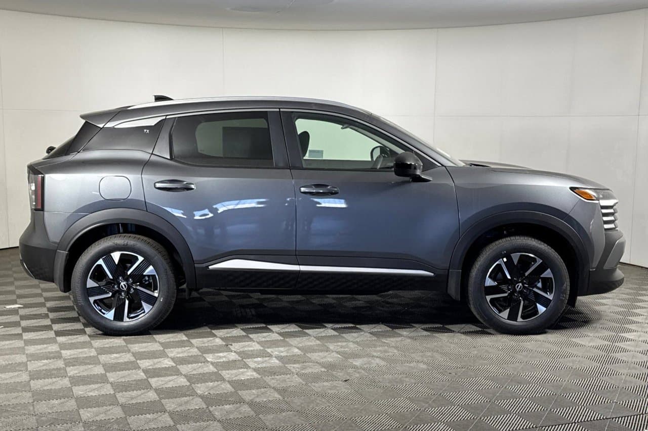 2027 Nissan Kicks SV 2