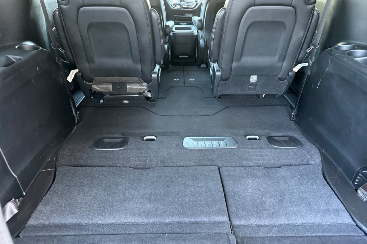 2025 Chrysler Pacifica Select 13