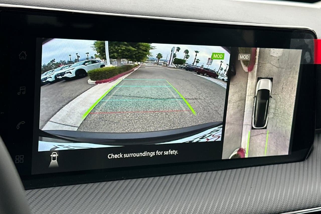 2027 Nissan Kicks SR 16