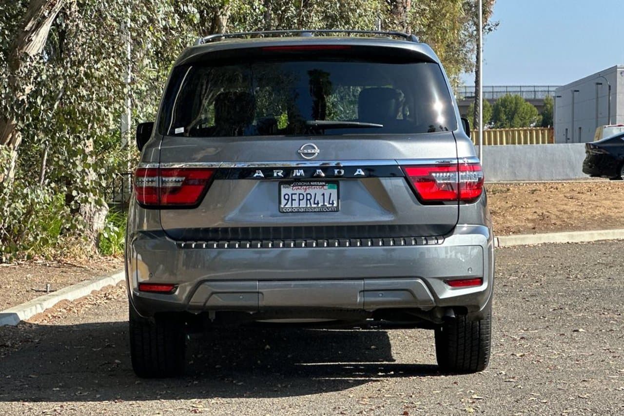 2022 Nissan Armada SV 5
