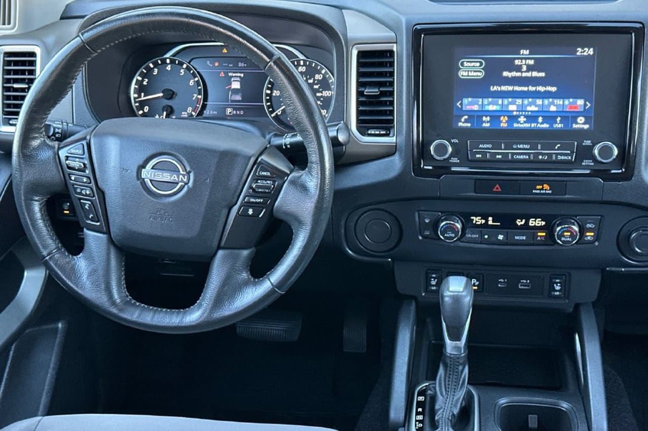 2022 Nissan Frontier SV 11