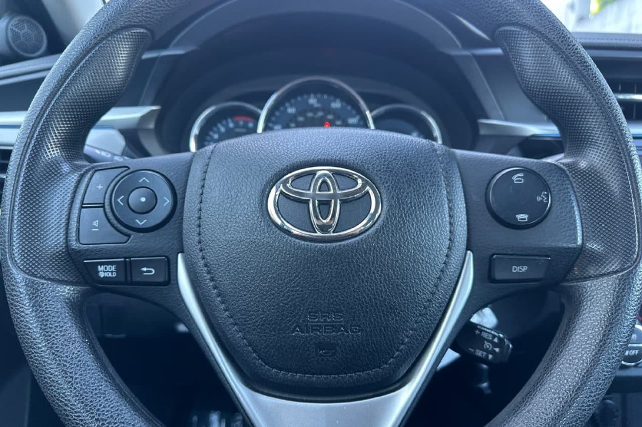 2016 Toyota Corolla LE 18