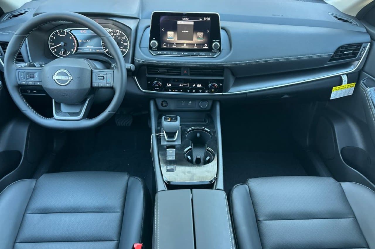 2026 Nissan Rogue Dark Armor 10
