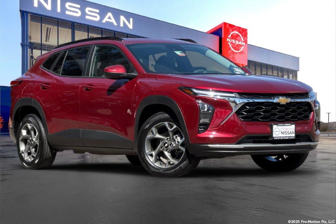 2025 Chevrolet Trax LT 1