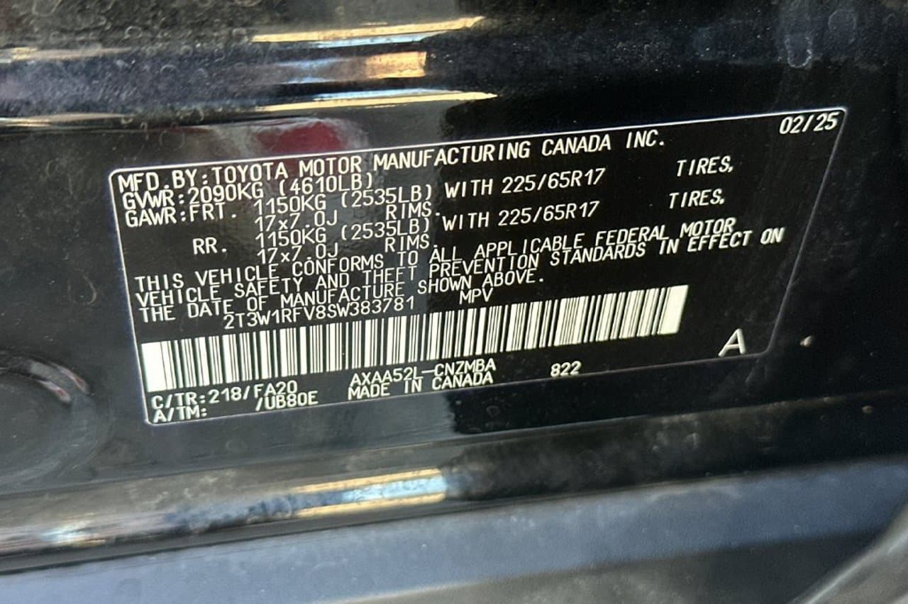 2025 Toyota RAV4 XLE 24