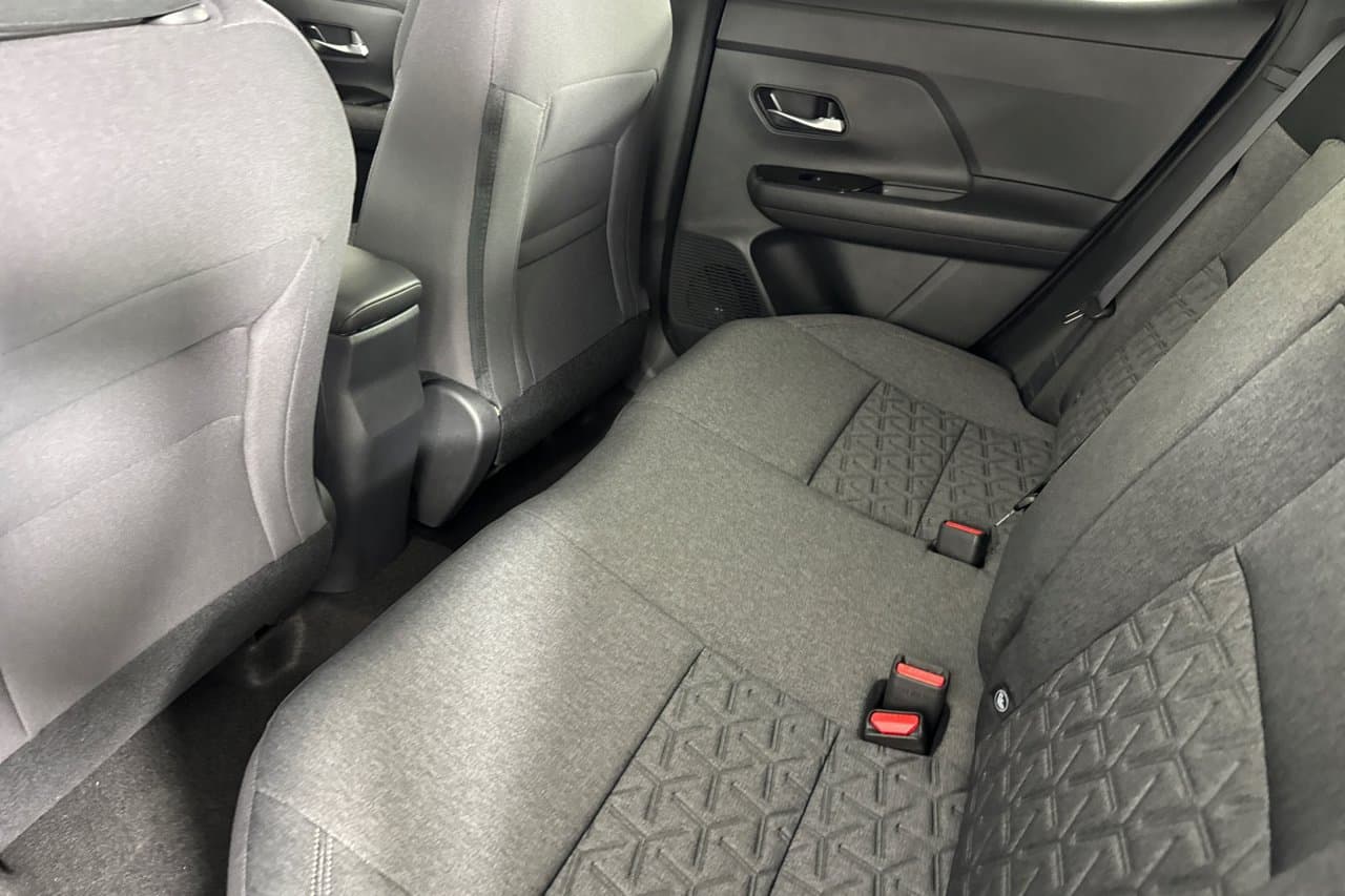 2027 Nissan Kicks SV 9