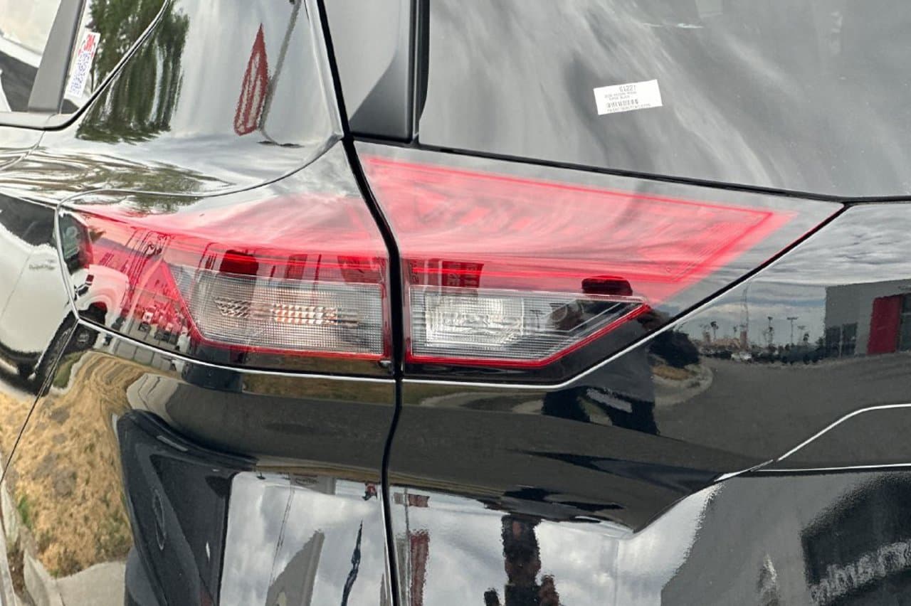 2026 Nissan Rogue SV 21