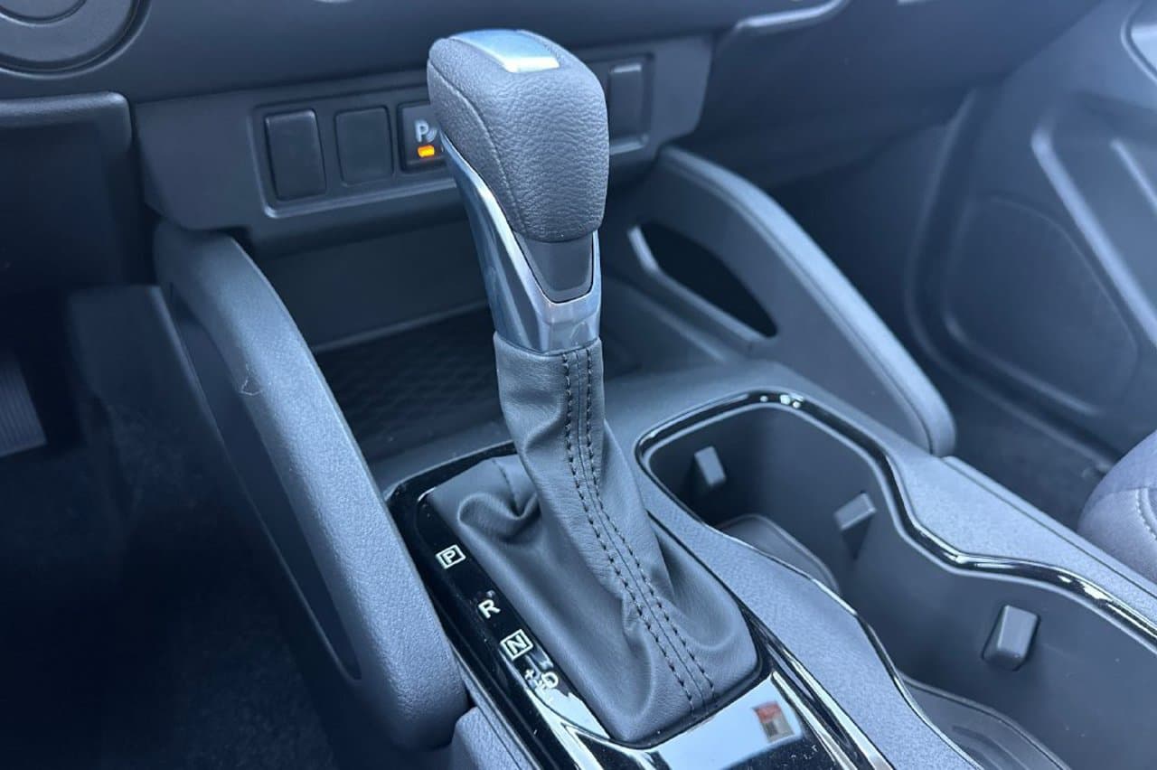 2027 Nissan Frontier SV 17