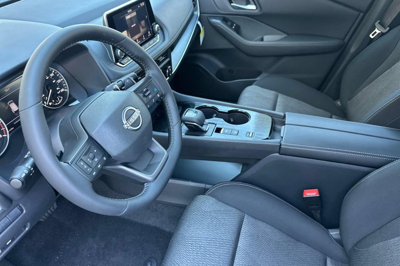 2026 Nissan Rogue SV 7