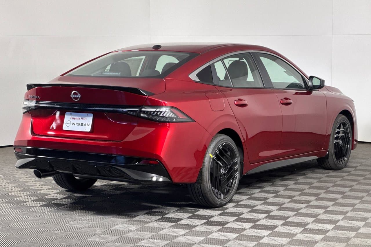 2027 Nissan Sentra SR 3