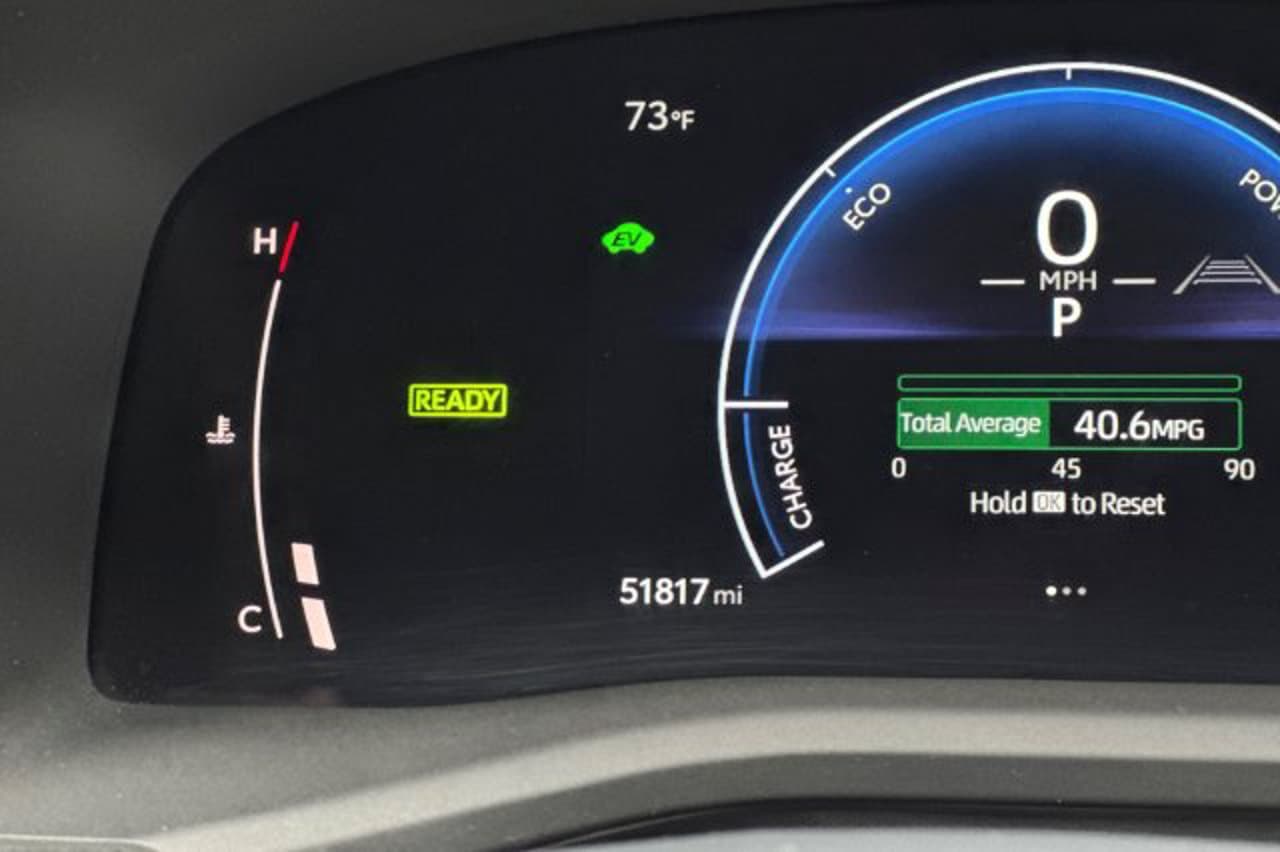 2025 Toyota Camry LE 22