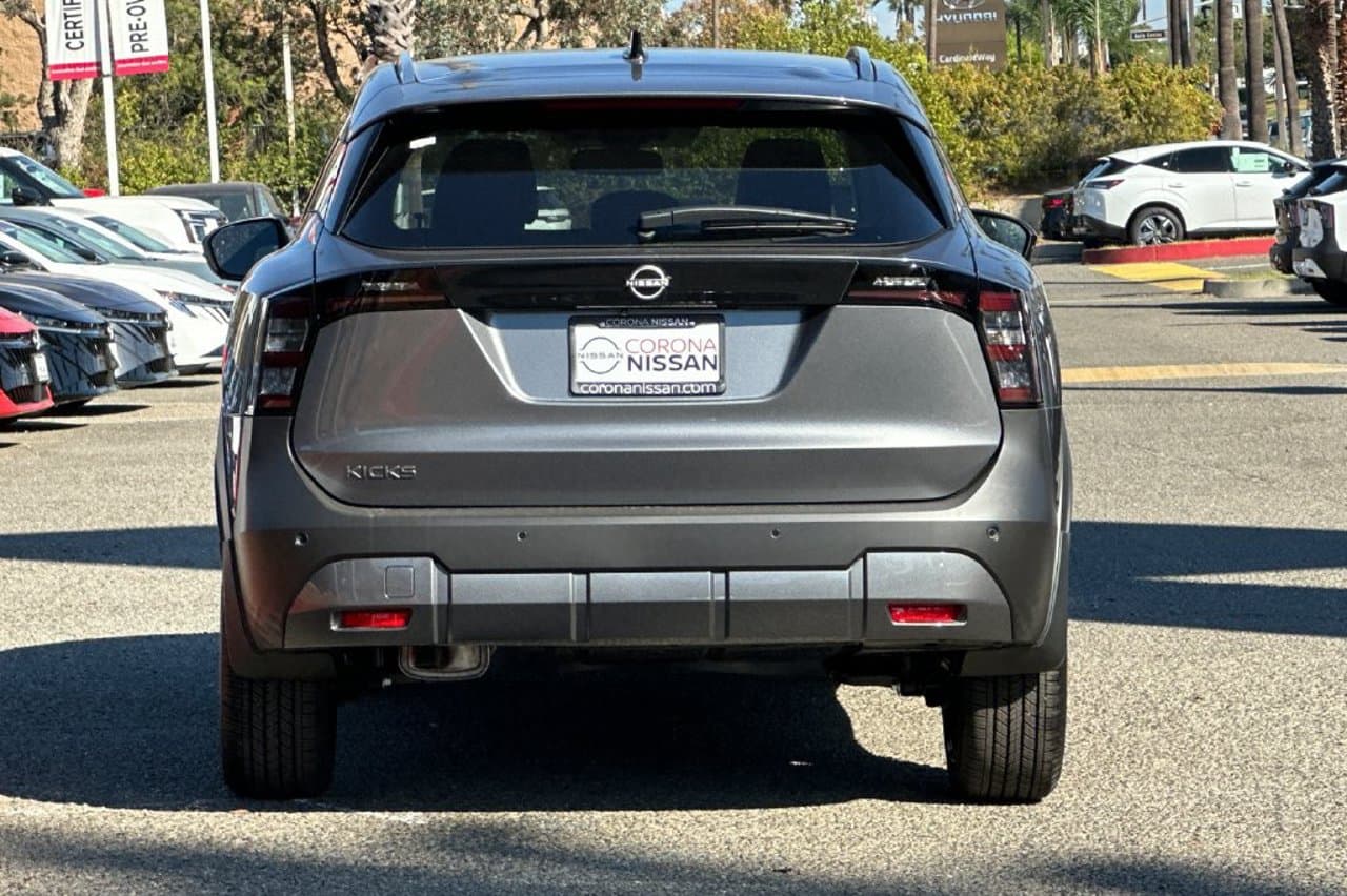 2027 Nissan Kicks SR 5