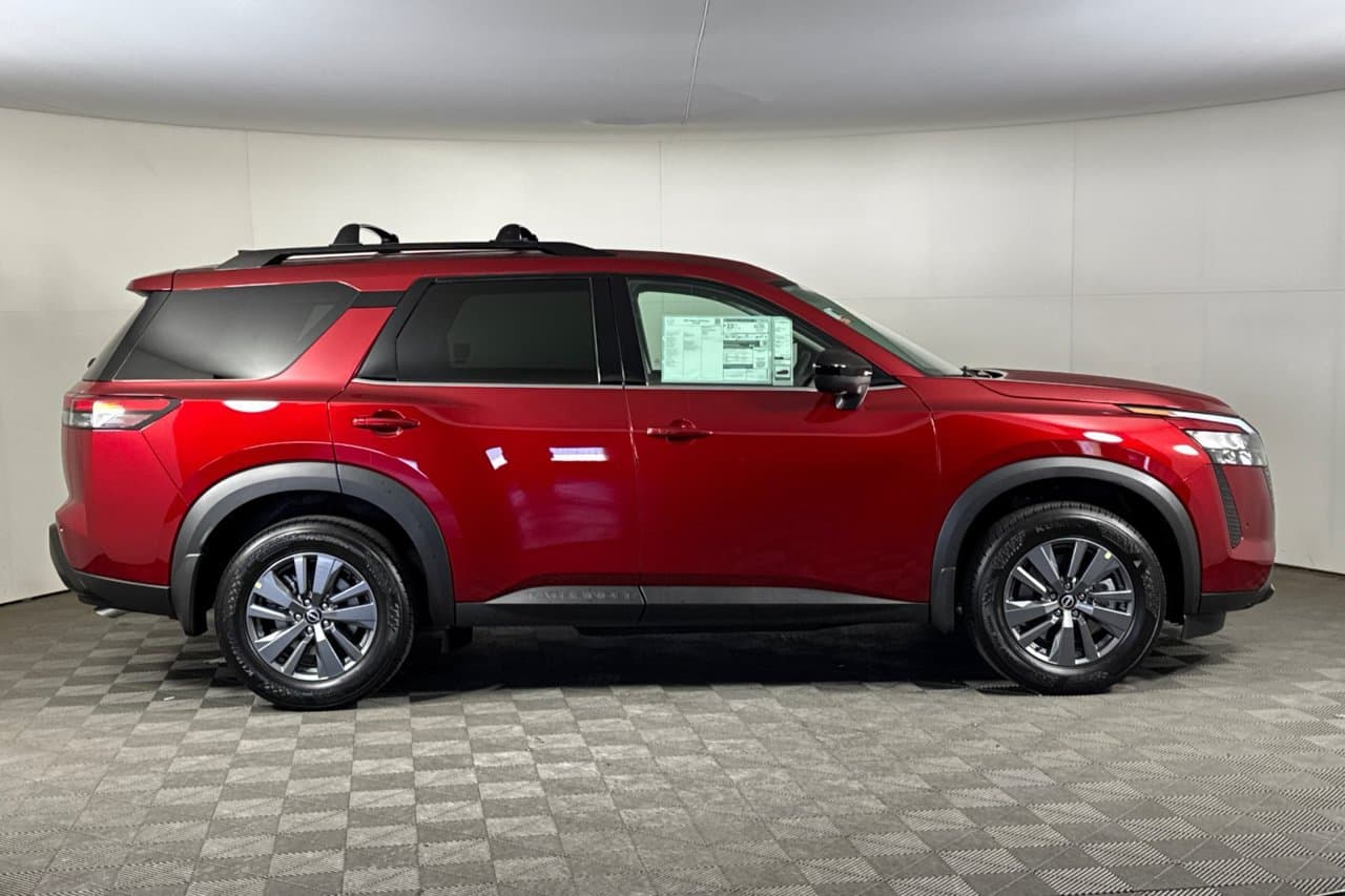 2026 Nissan Pathfinder SV 2