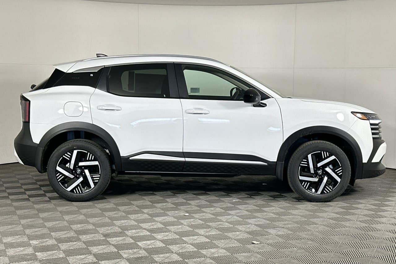 2026 Nissan Kicks SV 2