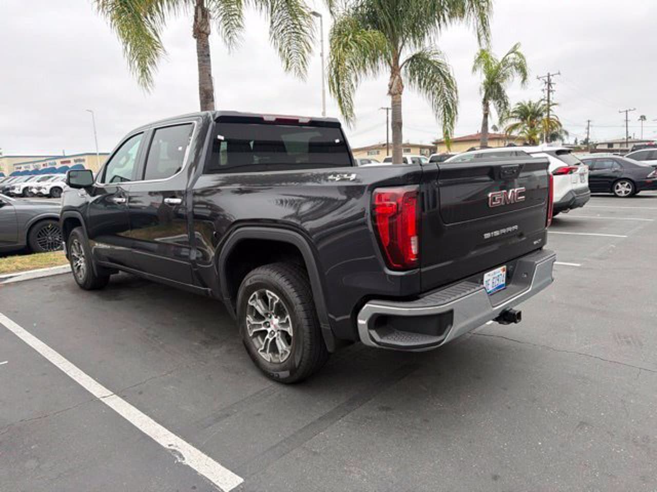 2025 GMC Sierra 1500 SLT 4