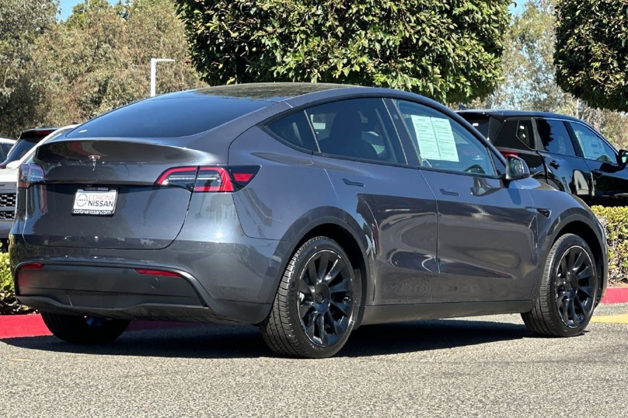 2023 Tesla Model Y Standard Range 4