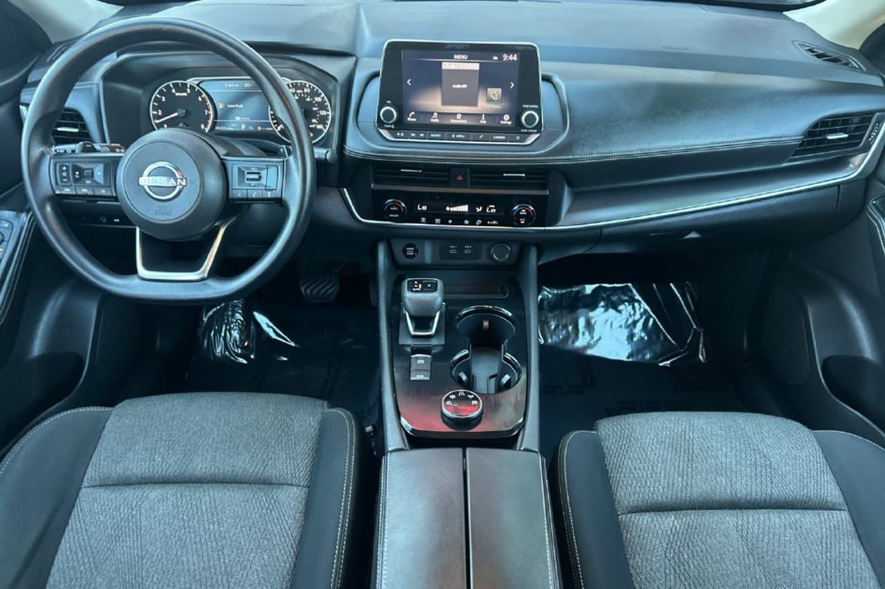 2024 Nissan Rogue SV 10