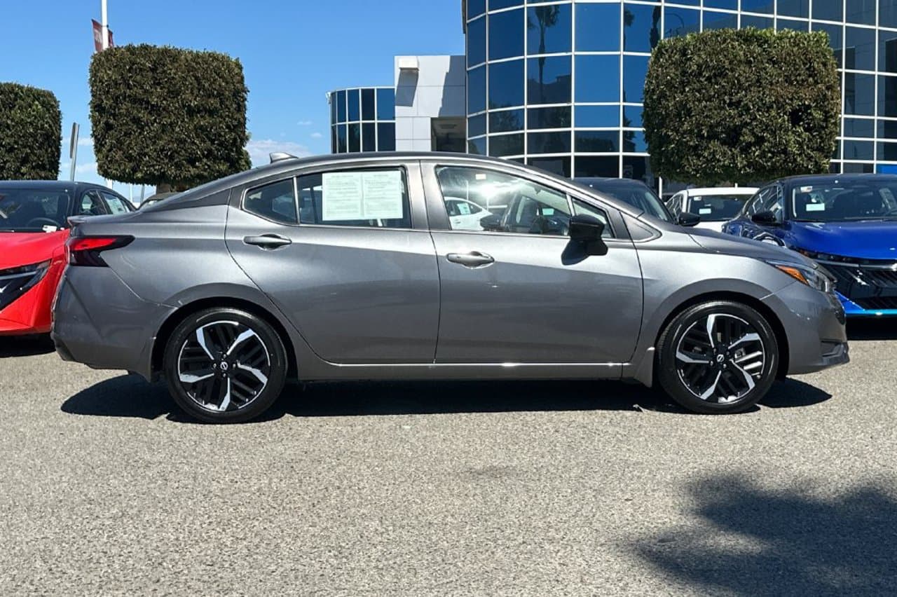 2024 Nissan Versa SR 3