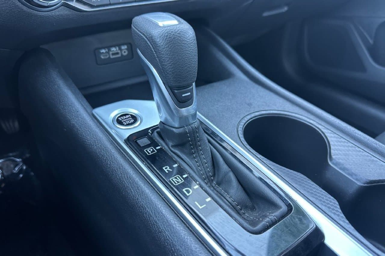 2025 Nissan Altima SV 17
