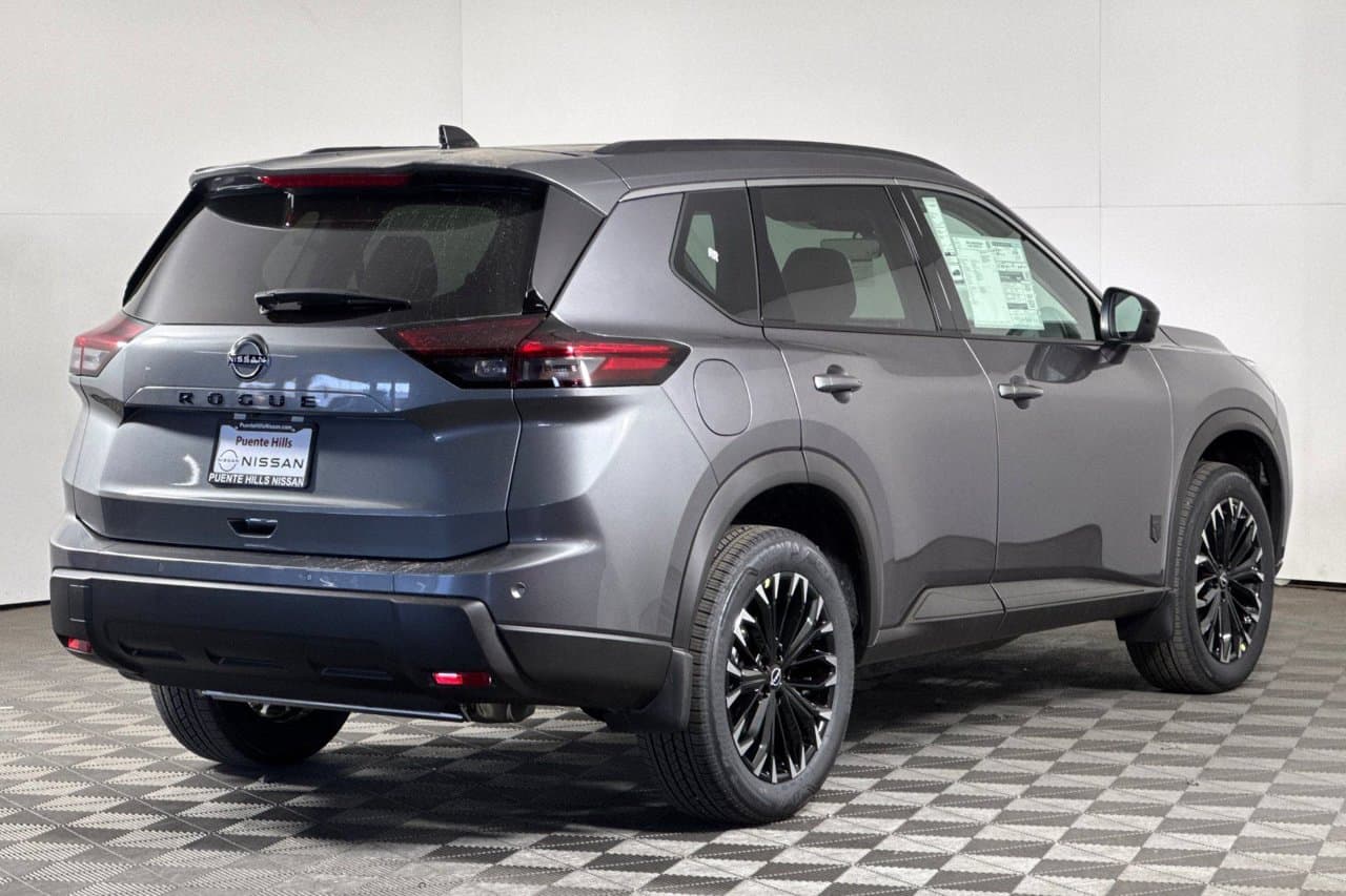 2026 Nissan Rogue Dark Armor 3
