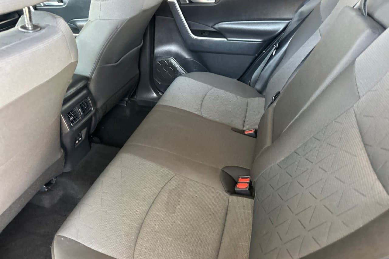 2025 Toyota RAV4 XLE 9