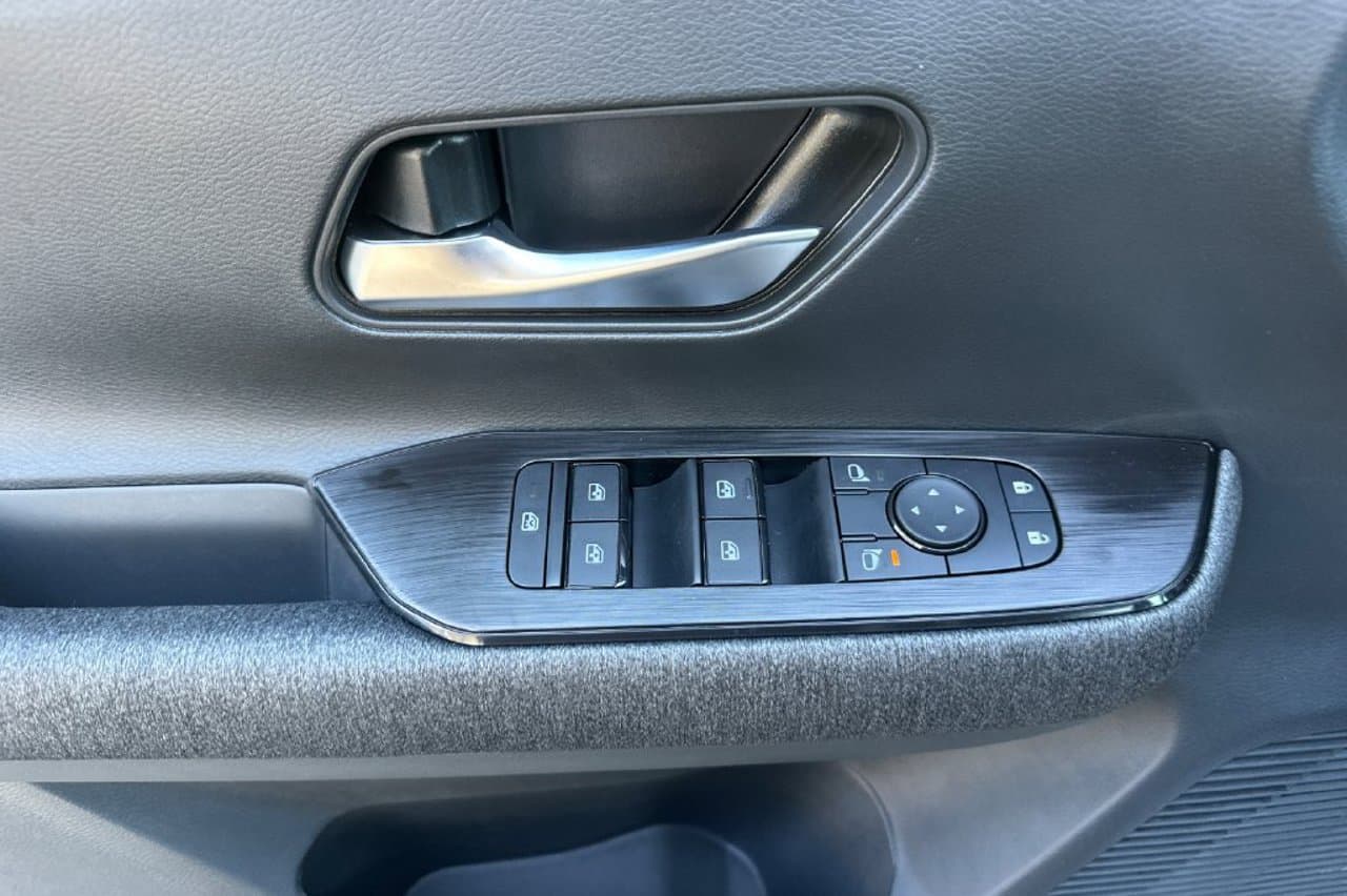 2027 Nissan Kicks SV 9